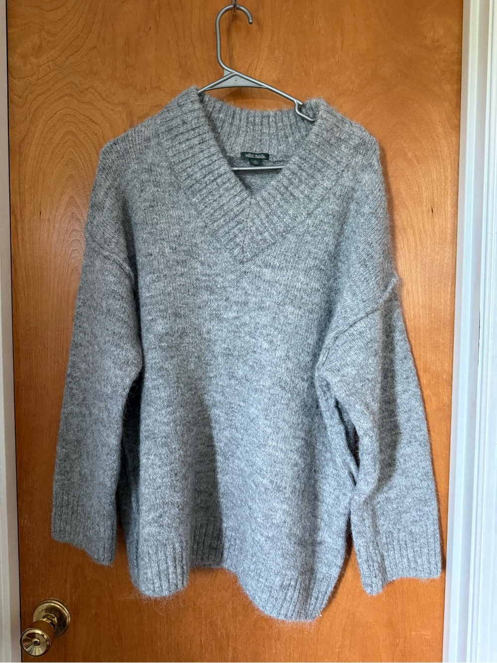 Wild Fable Heather Gray V-Neck Knit Sweater